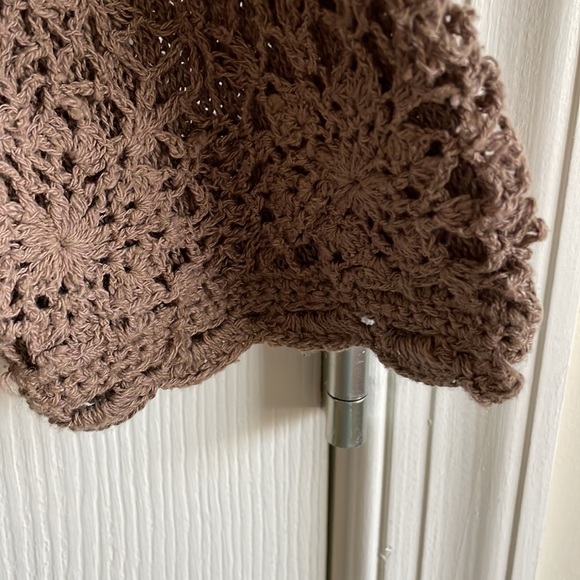 Beautiful Crocheted Look Women’s Sweater/Cardigan - Picture 7 of 15